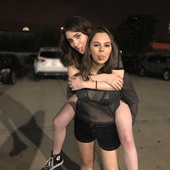 Meet your Posher, Lauren - Picture 1 of 1